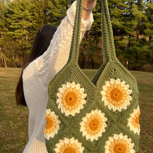 Green Daisy Crochet Flower Bag
