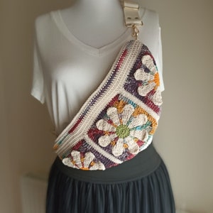 Daisy Free Bag, Bohemian Granny Square Crochet Bum Bag Versatile Festival , Fanny Bag and Everyday Accessory, Gift For Her, Crochet Free Bag