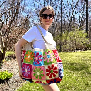 Large Weekender Daisy Granny Square,Colorful Flower Crochet Tote,Large Summer Bag,Handmade Boho Beach Carryall,Festival Travel Bag,Gift her